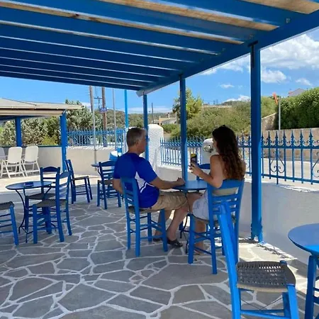 Blue Dolphin Studios And Aparthotel 3*
