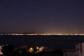 Blue Dolphin Studios And Aparthotel 3*